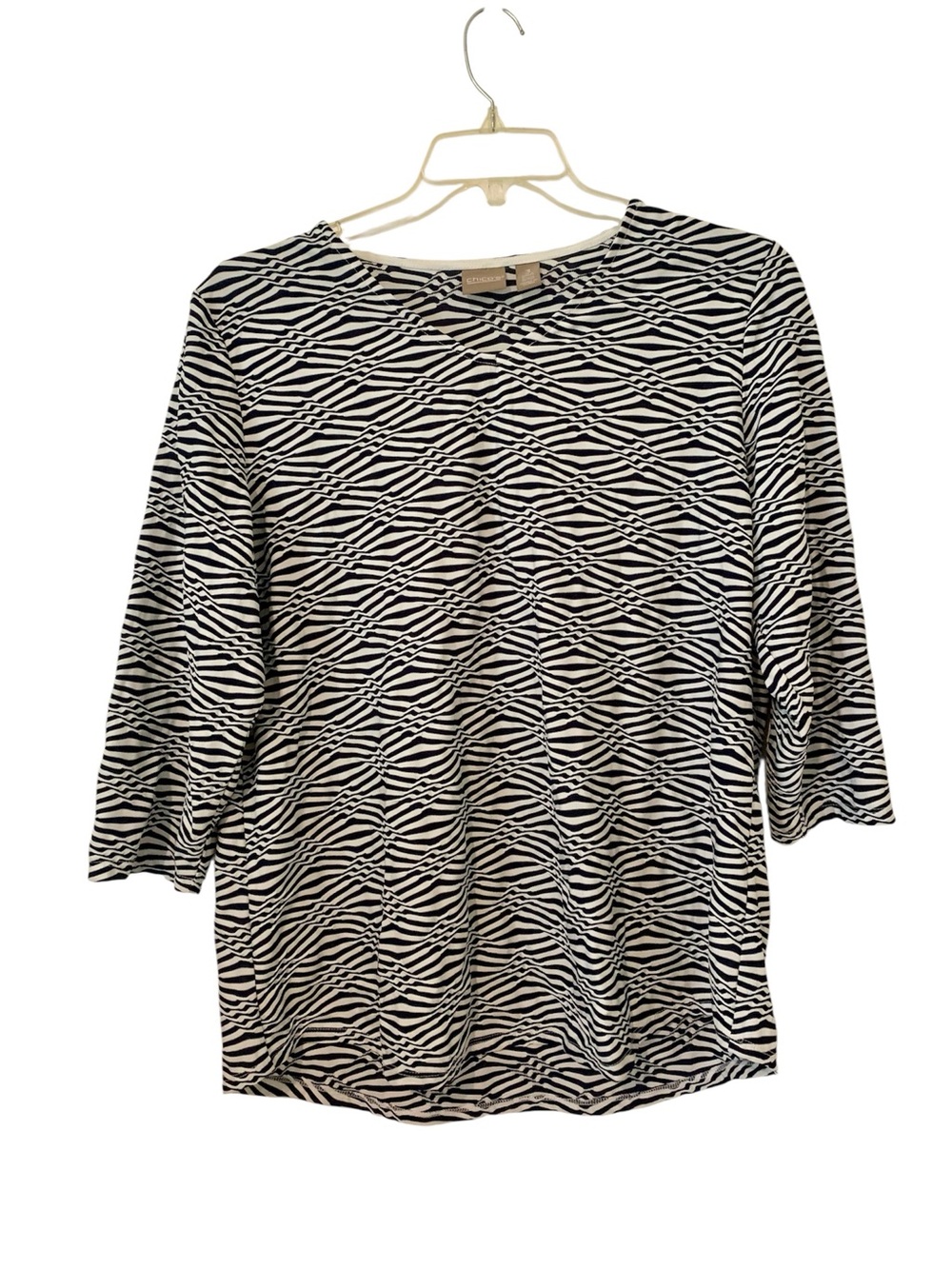 Chicos V Neck Top 3 3/4 Sleeve Navy Blue White Geometric Striped  Size 3 (XL)